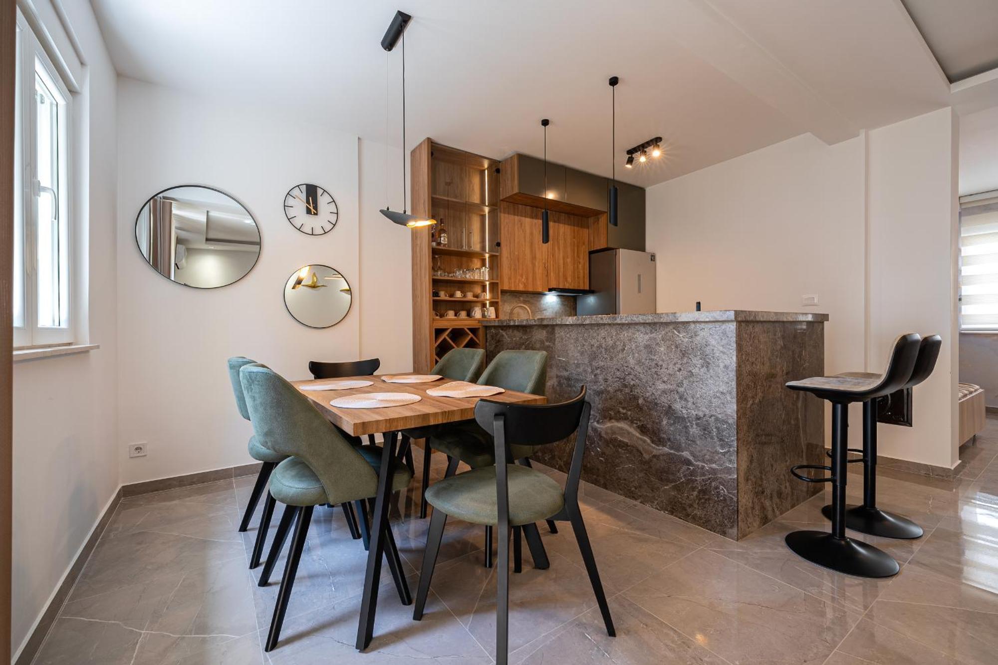 Cosy Duplex Near Bus Station Apartman *