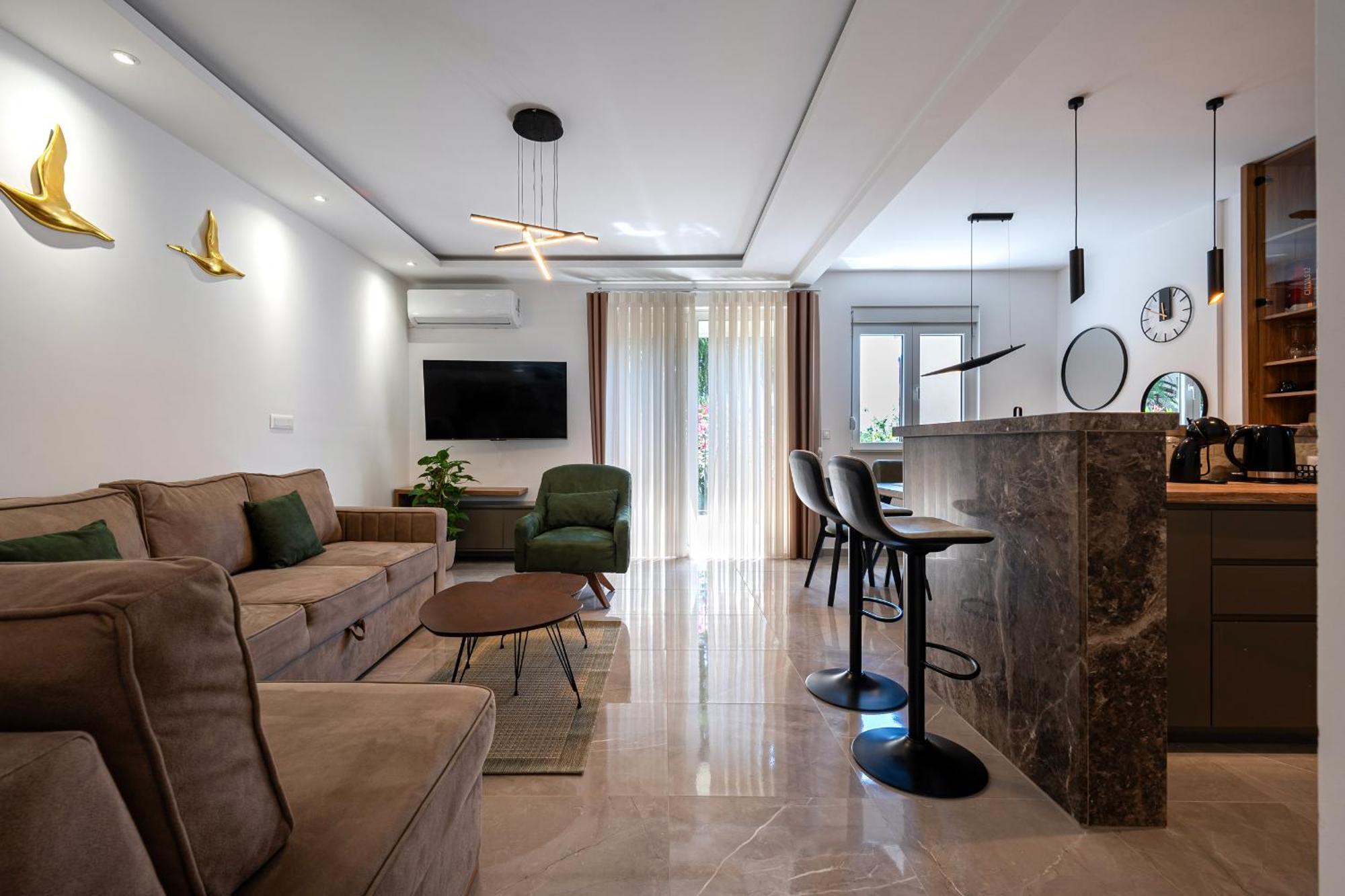 Cosy Duplex Near Bus Station