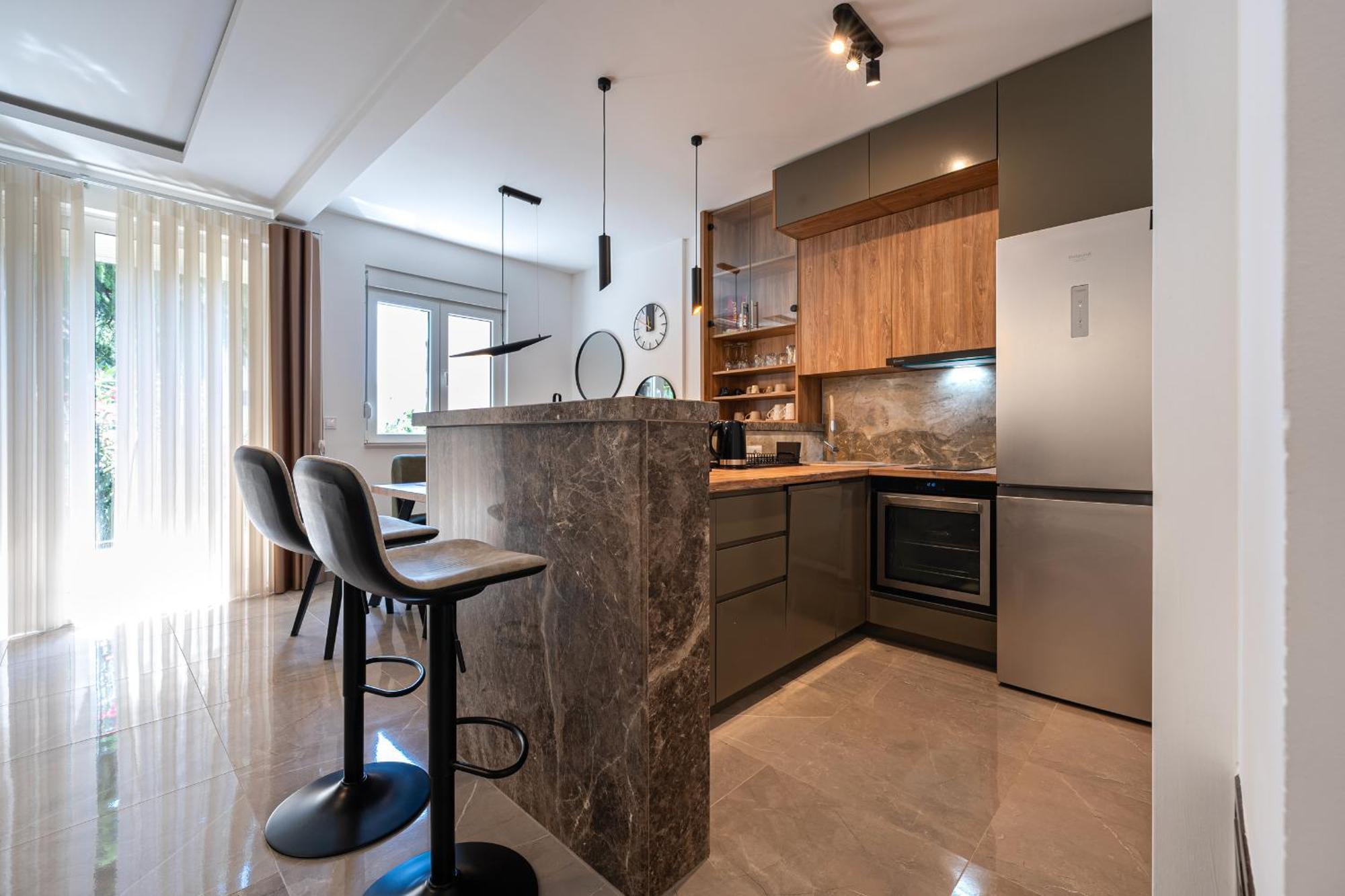Cosy Duplex Near Bus Station *