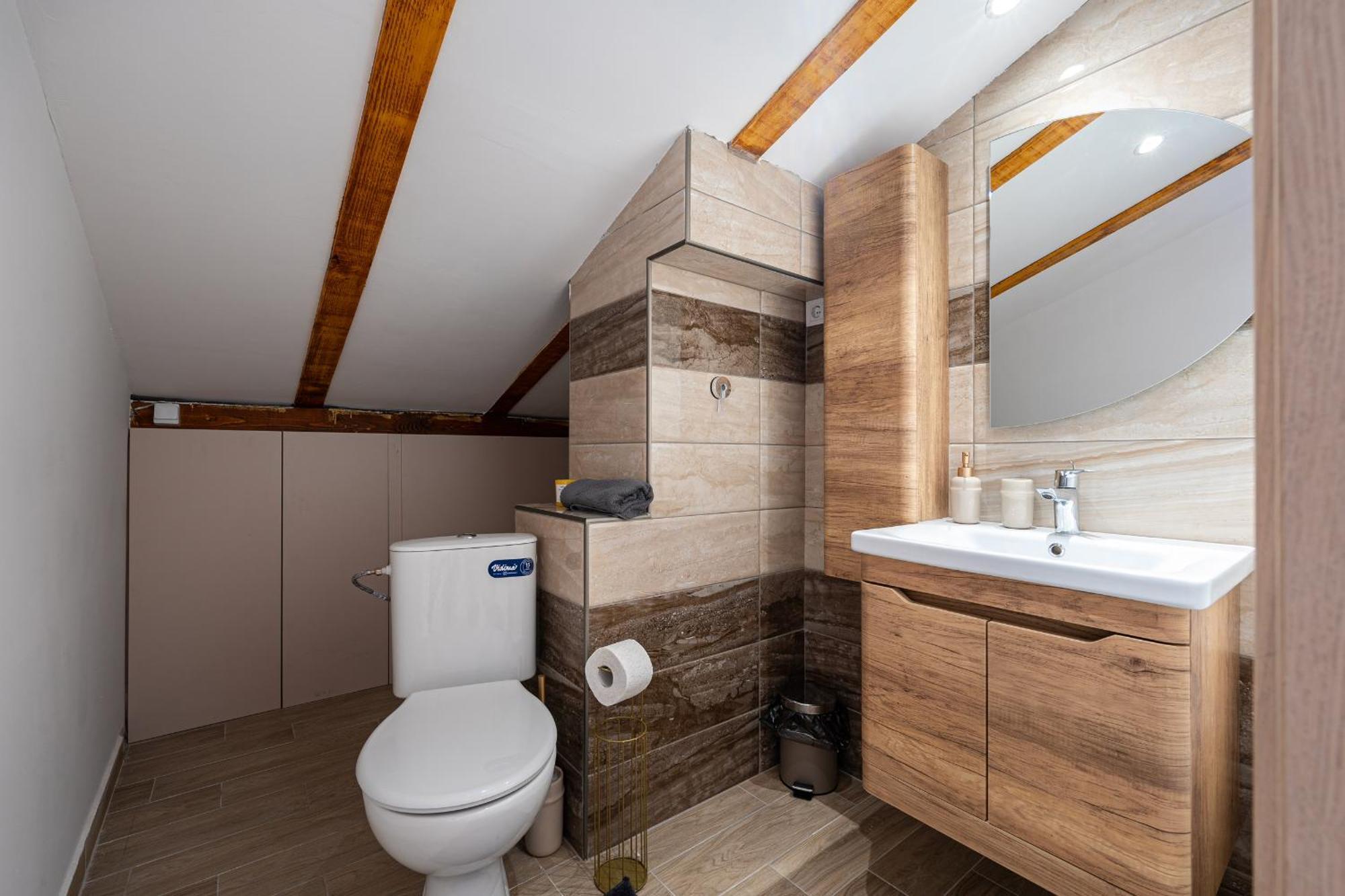 Cosy Duplex Near Bus Station Apartman *